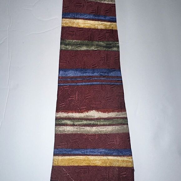 Lands’Ends Tie - Picture 2 of 5